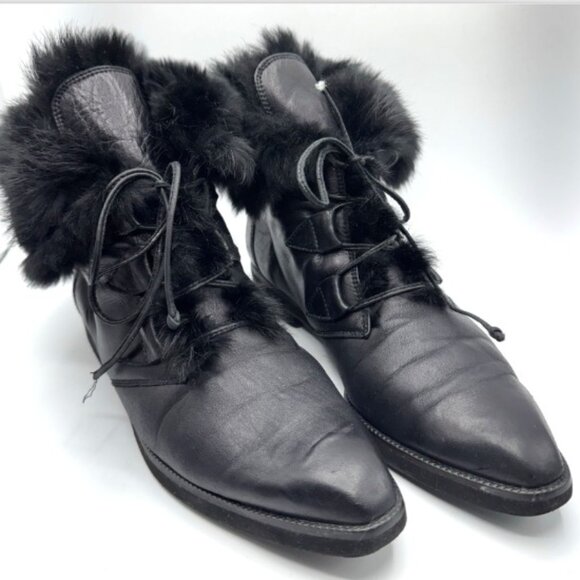 Stuart Weitzman Black Leather Faux Fur Lace Up Ankle Booties Made in Spain 10AA - Picture 1 of 16